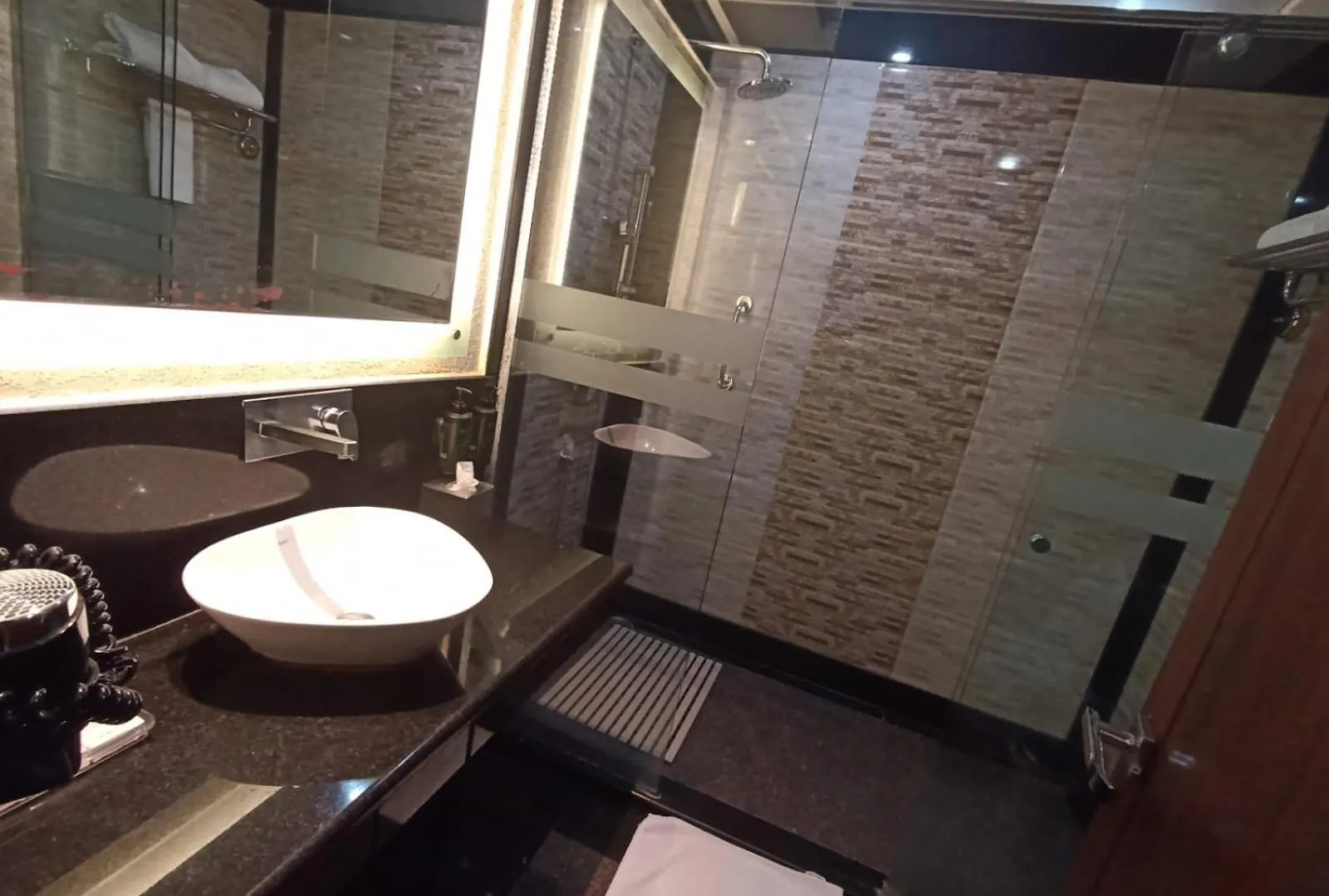 **** Hotel Ramada By Wyndham Varanasi Katesar India