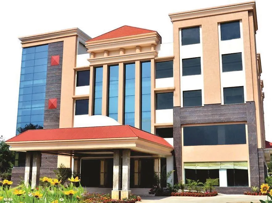 Ramada By Wyndham Varanasi Katesar Hotel