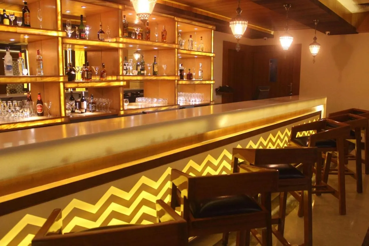 Hotel Ramada By Wyndham Varanasi Katesar