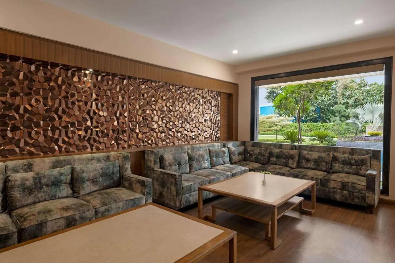Hotel Ramada By Wyndham Varanasi Katesar