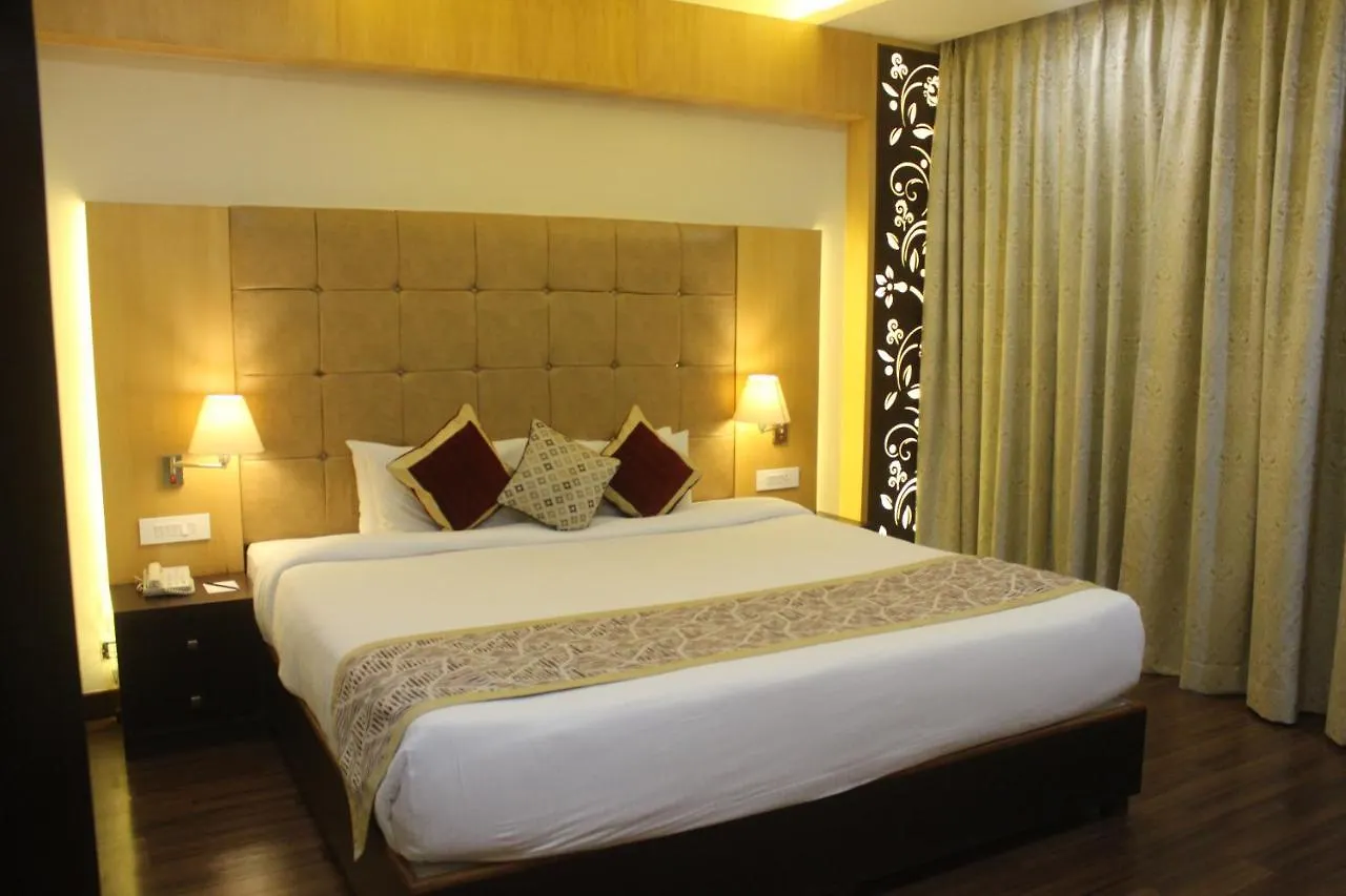 Hotel Ramada By Wyndham Varanasi Katesar