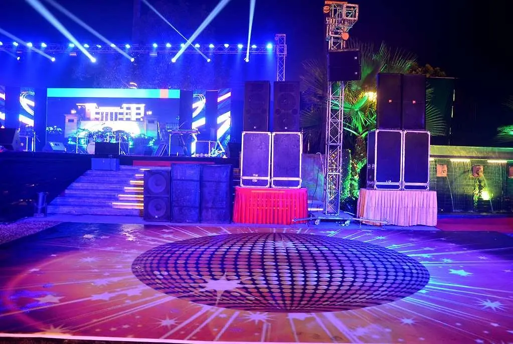 Hotel Ramada By Wyndham Varanasi Katesar