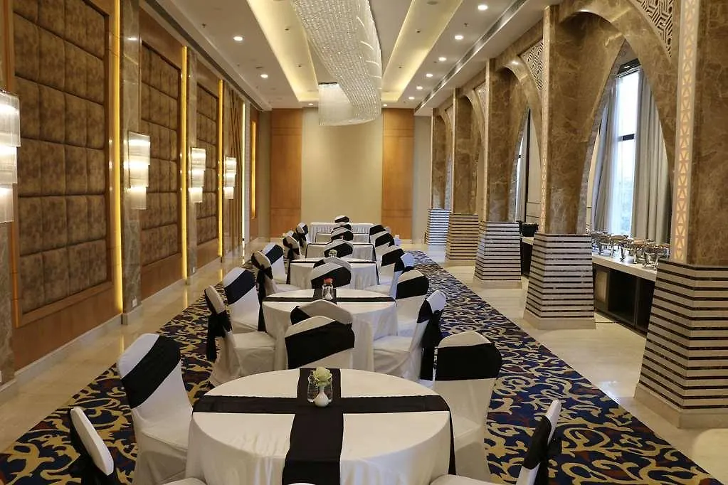 **** Hotel Ramada By Wyndham Varanasi Katesar India