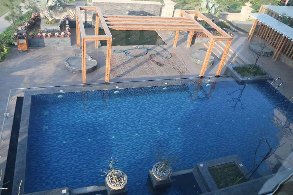 Hotel Ramada By Wyndham Varanasi Katesar