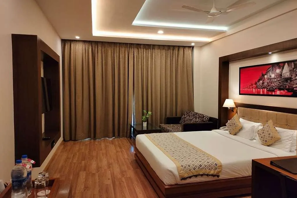 Hotel Ramada By Wyndham Varanasi Katesar